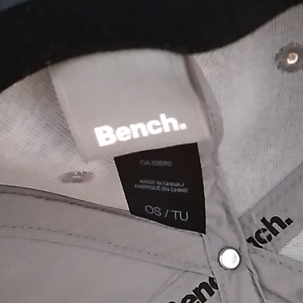 Casquette Bench - Picture 3 of 3